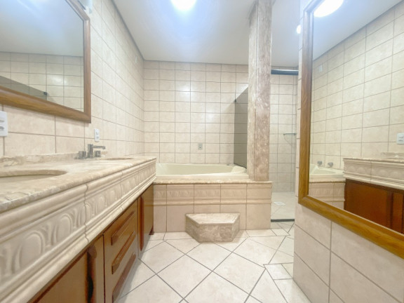 Imagem Casa com 3 Quartos à Venda, 320 m² em Coqueiros - Florianópolis Imagem Casa com 3 Quartos à Venda, 320 m² em Coqueiros - Florianópolis