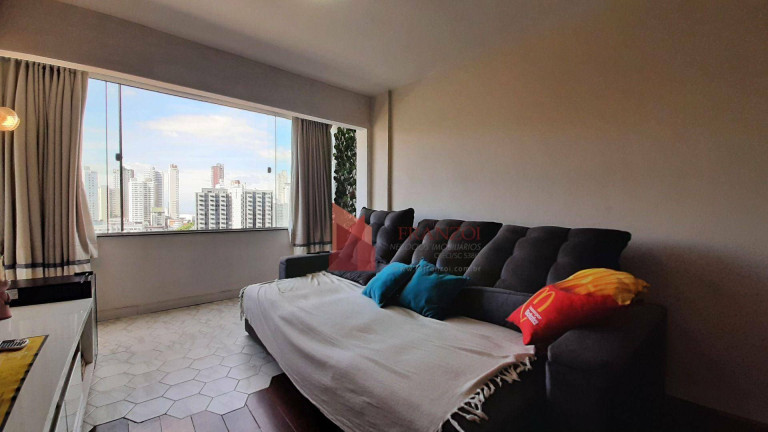 Imagem Apartamento com 2 Quartos à Venda, 77 m² em Centro - Itajaí