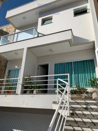 Sobrado com 3 Quartos à Venda, 240 m²