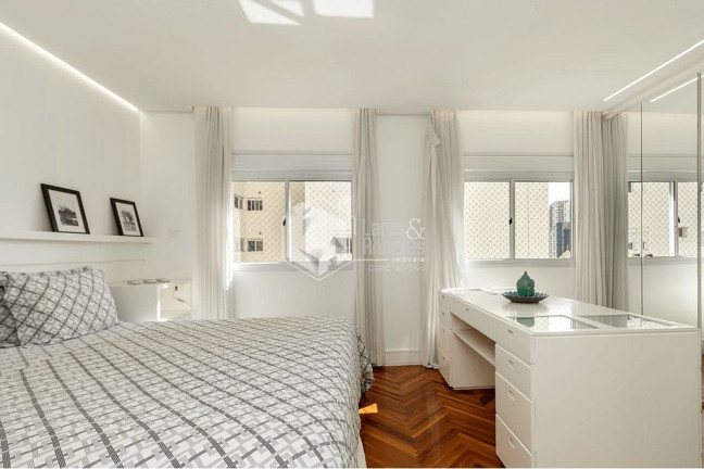 Imagem Apartamento com 2 Quartos à Venda, 126 m² em Moema - São Paulo