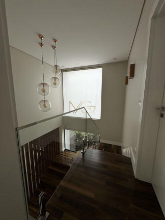 Imagem Sobrado com 3 Quartos à Venda, 284 m² em Uberaba - Curitiba