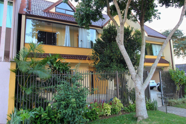 Sobrado com 5 Quartos à Venda, 385 m² em Portão - Curitiba