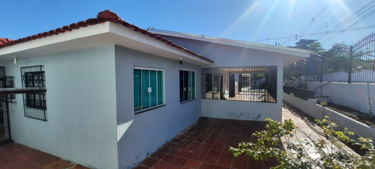 Imagem Casa com 2 Quartos à Venda, 170 m² em Conjunto Residencial Branca Vieira - Maringa