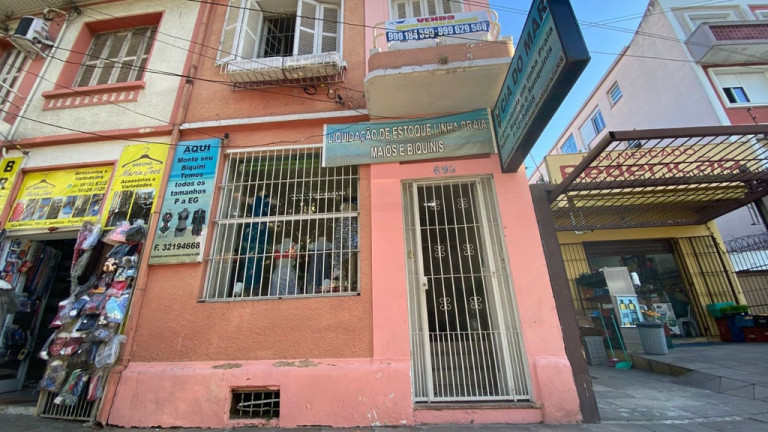 Imagem Casa com 4 Quartos à Venda, 102 m² em Farroupilha - Porto Alegre Imagem Casa com 4 Quartos à Venda, 102 m² em Farroupilha - Porto Alegre