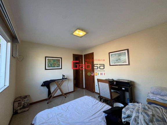 Imagem Casa com 5 Quartos à Venda, 370 m² em Vila Sao Pedro - São Pedro Da Aldeia Imagem Casa com 5 Quartos à Venda, 370 m² em Vila Sao Pedro - São Pedro Da Aldeia