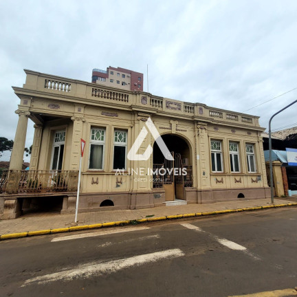 Casa com 4 Quartos à Venda, 264 m² em Centro - Cruz Alta