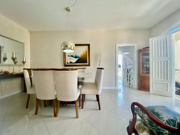 Imagem Casa com 4 Quartos à Venda, 236 m² em Capoeiras - Florianópolis Imagem Casa com 4 Quartos à Venda, 236 m² em Capoeiras - Florianópolis