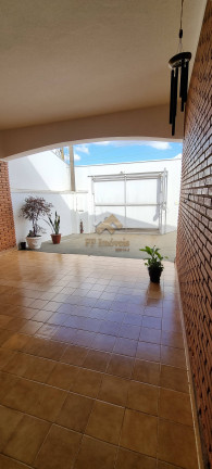 Imagem Casa com 3 Quartos à Venda, 250 m² em São Carlos
