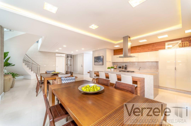 Imagem Apartamento com 6 Quartos à Venda, 740 m² em Centro - Balneário Camboriú Imagem Apartamento com 6 Quartos à Venda, 740 m² em Centro - Balneário Camboriú