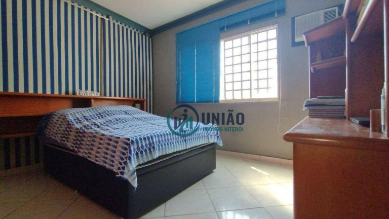Imagem Casa com 3 Quartos à Venda, 339 m² em Pita - São Gonçalo Imagem Casa com 3 Quartos à Venda, 339 m² em Pita - São Gonçalo