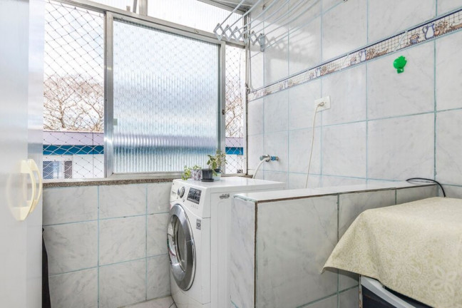 Imagem Imóvel com 2 Quartos à Venda, 47 m² em Cristal - Porto Alegre Imagem Imóvel com 2 Quartos à Venda, 47 m² em Cristal - Porto Alegre