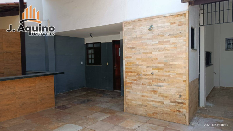 Imagem Casa com 4 Quartos à Venda, 135 m² em Sapiranga-coité - Fortaleza Imagem Casa com 4 Quartos à Venda, 135 m² em Sapiranga-coité - Fortaleza