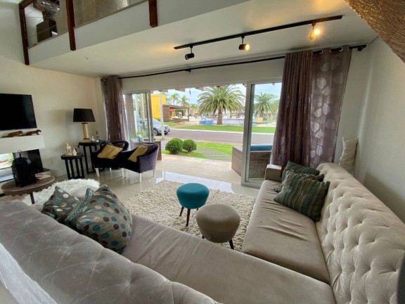 Imagem Casa com 3 Quartos à Venda,  em Rainha Do Mar - Xangri-lá