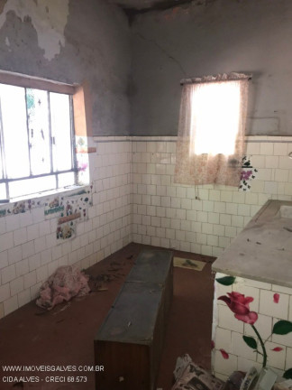 Imagem Casa com 4 Quartos à Venda, 432 m² em Saracuruna - Duque De Caxias