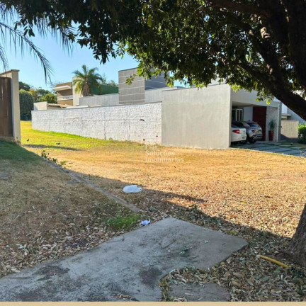 Terreno à Venda, 330 m² em Jardim Das Palmeiras - Cuiabá