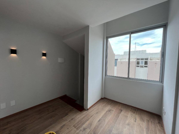 Imagem Apartamento com 2 Quartos à Venda, 76 m² em Capoeiras - Florianópolis