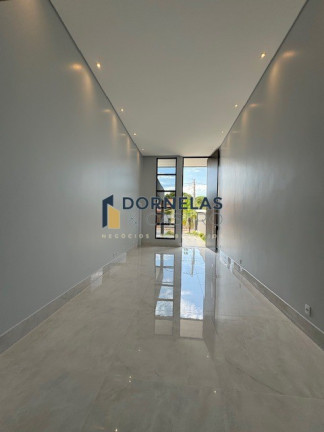 Imagem Casa com 3 Quartos à Venda, 400 m² em Guará I - Brasília Imagem Casa com 3 Quartos à Venda, 400 m² em Guará I - Brasília