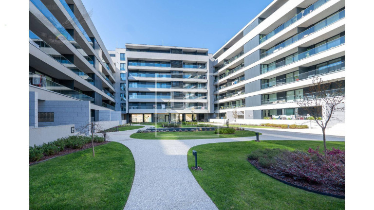 Apartamento com 2 Quartos à Venda, 107 m² em Porto