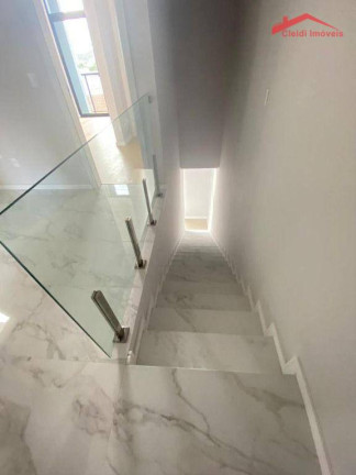Imagem Sobrado com 3 Quartos à Venda, 203 m² em Saguaçu - Joinville