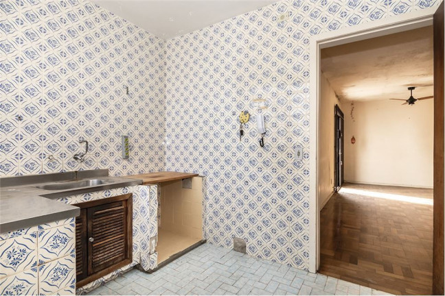 Imagem Imóvel com 3 Quartos à Venda, em Menino Deus - Porto Alegre Imagem Imóvel com 3 Quartos à Venda, em Menino Deus - Porto Alegre
