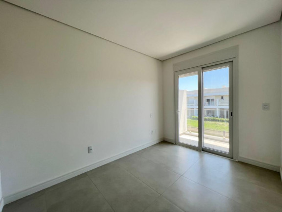 Imagem Casa com 4 Quartos à Venda, em -- - Capao Da Canoa Imagem Casa com 4 Quartos à Venda, em -- - Capao Da Canoa
