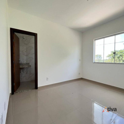 Imagem Sobrado com 3 Quartos à Venda, 77 m²