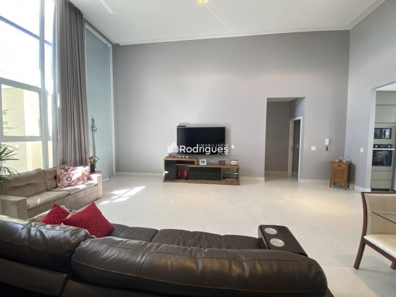 Imagem Casa com 4 Quartos à Venda, 290 m² em Setor Habitacional Arniqueira (águas Claras) - Brasília Imagem Casa com 4 Quartos à Venda, 290 m² em Setor Habitacional Arniqueira (águas Claras) - Brasília