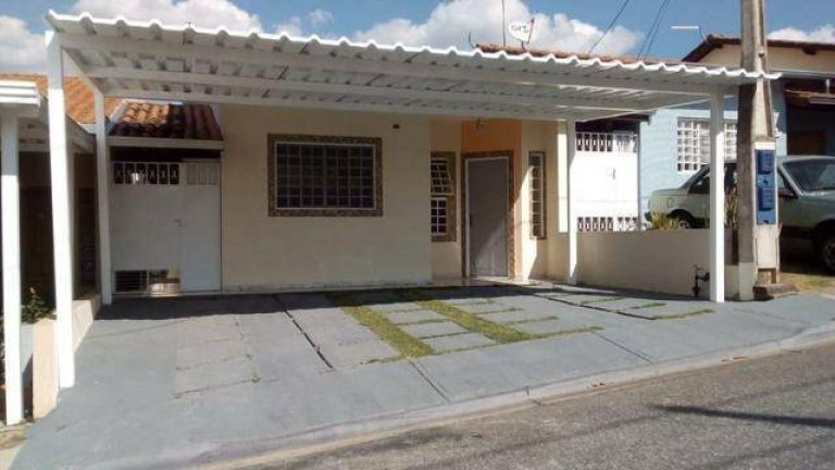 Casa com 3 Quartos à Venda, 80 m² em Wanel Ville - Sorocaba