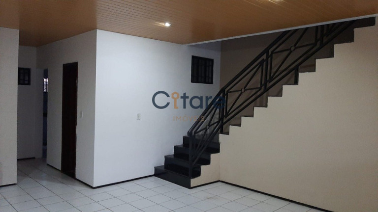 Imagem Casa com 3 Quartos à Venda, 225 m² em Cidade Dos Funcionários - Fortaleza Imagem Casa com 3 Quartos à Venda, 225 m² em Cidade Dos Funcionários - Fortaleza