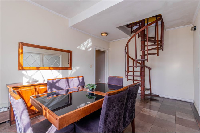 Imagem Casa com 4 Quartos à Venda, 360 m² em Menino Deus - Porto Alegre