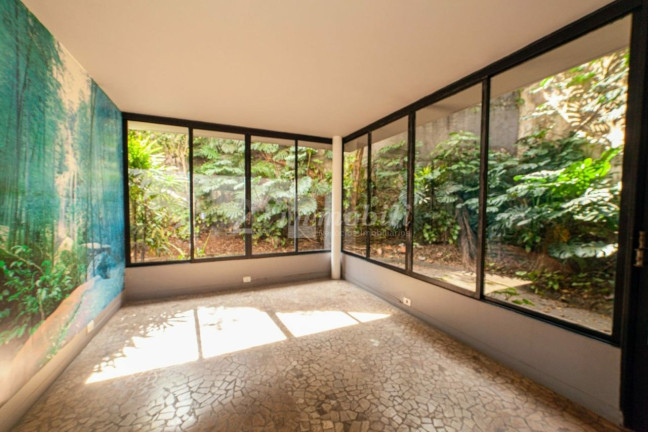 Imagem Casa com 5 Quartos à Venda, 400 m² em Pacaembu - São Paulo Imagem Casa com 5 Quartos à Venda, 400 m² em Pacaembu - São Paulo