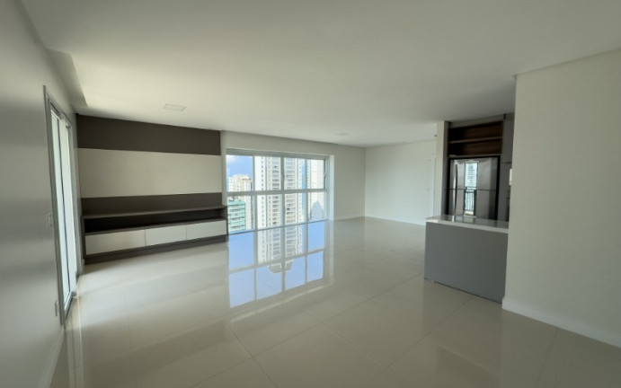 Imagem Apartamento com 4 Quartos à Venda, 146 m² em Centro - Balneário Camboriú Imagem Apartamento com 4 Quartos à Venda, 146 m² em Centro - Balneário Camboriú