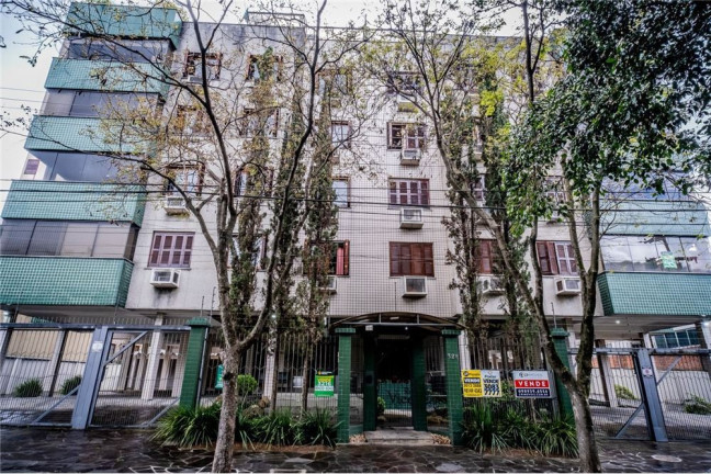 Imóvel com 3 Quartos à Venda,  em Jardim Planalto - Porto Alegre