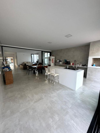 Imagem Casa com 3 Quartos à Venda, 525 m² em Condomínio Residencial Vila Jardim - Cuiabá