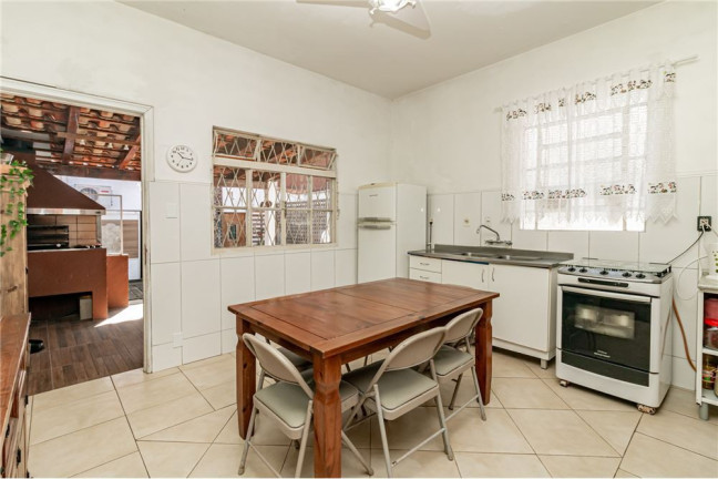 Imagem Casa com 3 Quartos à Venda, em Petrópolis - Porto Alegre Imagem Casa com 3 Quartos à Venda, em Petrópolis - Porto Alegre