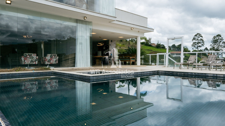 Imagem Casa com 8 Quartos à Venda, 2.200 m²