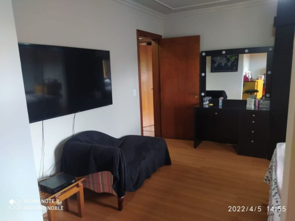 Imagem Imóvel com 4 Quartos à Venda, em Glória - Porto Alegre Imagem Imóvel com 4 Quartos à Venda, em Glória - Porto Alegre
