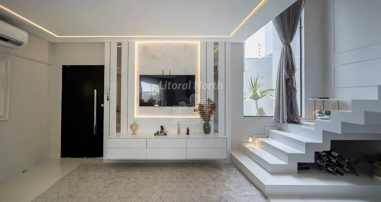 Imagem Casa com 3 Quartos à Venda, 270 m² em São João - Itajaí Imagem Casa com 3 Quartos à Venda, 270 m² em São João - Itajaí