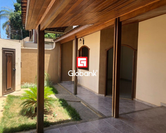 Sobrado com 4 Quartos à Venda,  em Candida Camara - Montes Claros