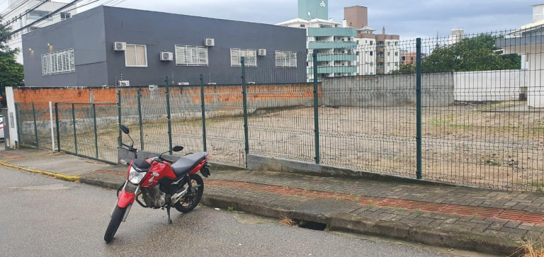 Imagem Terreno à Venda, 600 m² em Pagani - Palhoça Imagem Terreno à Venda, 600 m² em Pagani - Palhoça