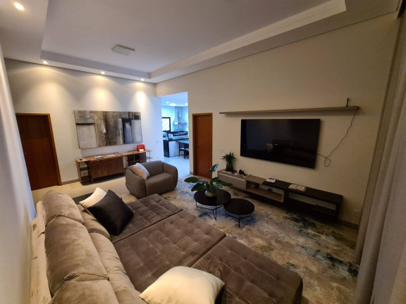Imagem Casa com 3 Quartos à Venda, 350 m² em Bauru Imagem Casa com 3 Quartos à Venda, 350 m² em Bauru