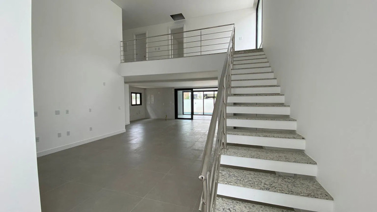 Imagem Casa com 3 Quartos à Venda, 262 m² em Santa Regina - Camboriú