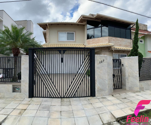 Imagem Casa com 4 Quartos à Venda, 250 m² em Carianos - Florianópolis