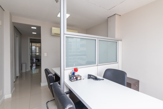 Imagem Sala Comercial à Venda, 344 m² em Moinhos De Vento - Porto Alegre Imagem Sala Comercial à Venda, 344 m² em Moinhos De Vento - Porto Alegre