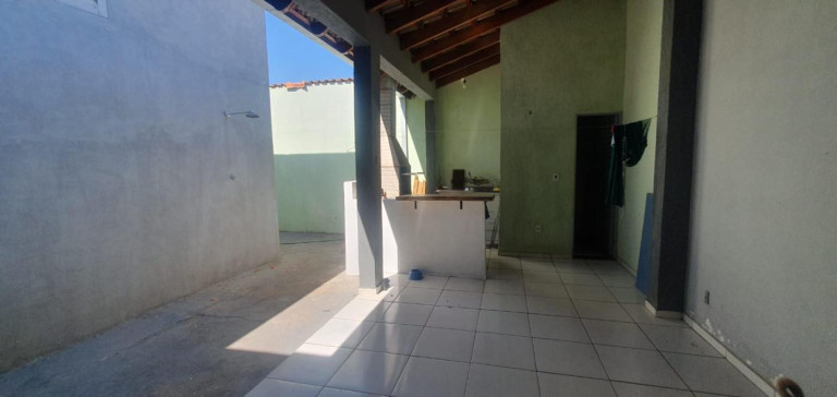 Imagem Casa com 2 Quartos à Venda, 200 m² em Jardim Universitário - Cuiabá