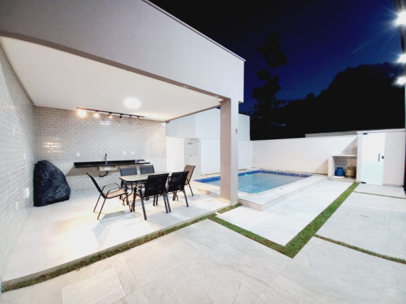 Imagem Casa com 3 Quartos à Venda, 261 m² em Ponta Negra - Manaus