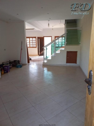 Imagem Casa com 3 Quartos à Venda, 250 m² em Terra Preta - Mairiporã Imagem Casa com 3 Quartos à Venda, 250 m² em Terra Preta - Mairiporã