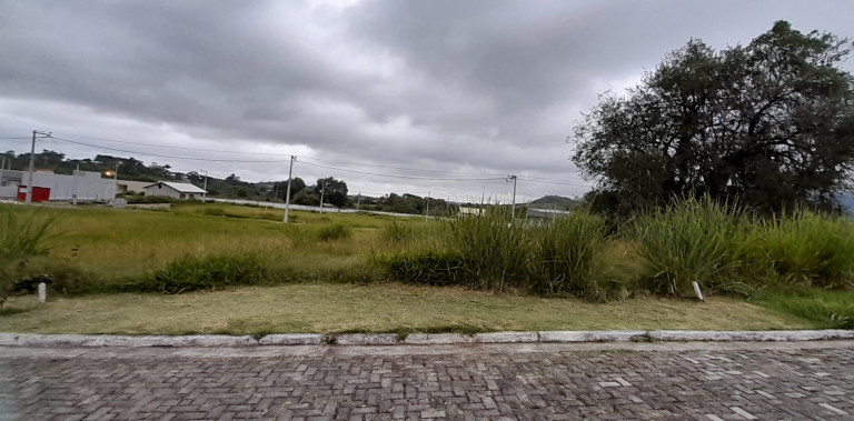 Terreno à Venda, 216 m² em Pindobas - Maricá
