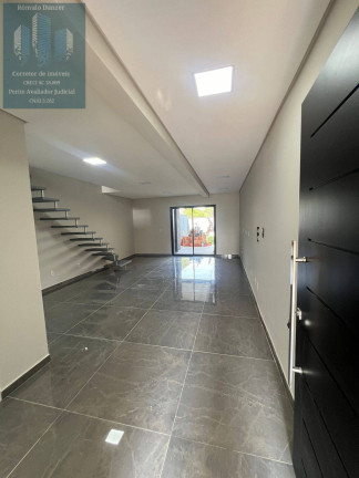 Imagem Casa com 3 Quartos à Venda, 150 m² em Florianópolis Imagem Casa com 3 Quartos à Venda, 150 m² em Florianópolis