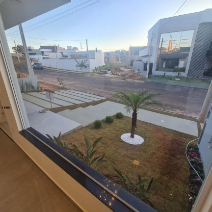 Imagem Casa com 3 Quartos à Venda, 170 m² em Lívia Iii - Botucatu
